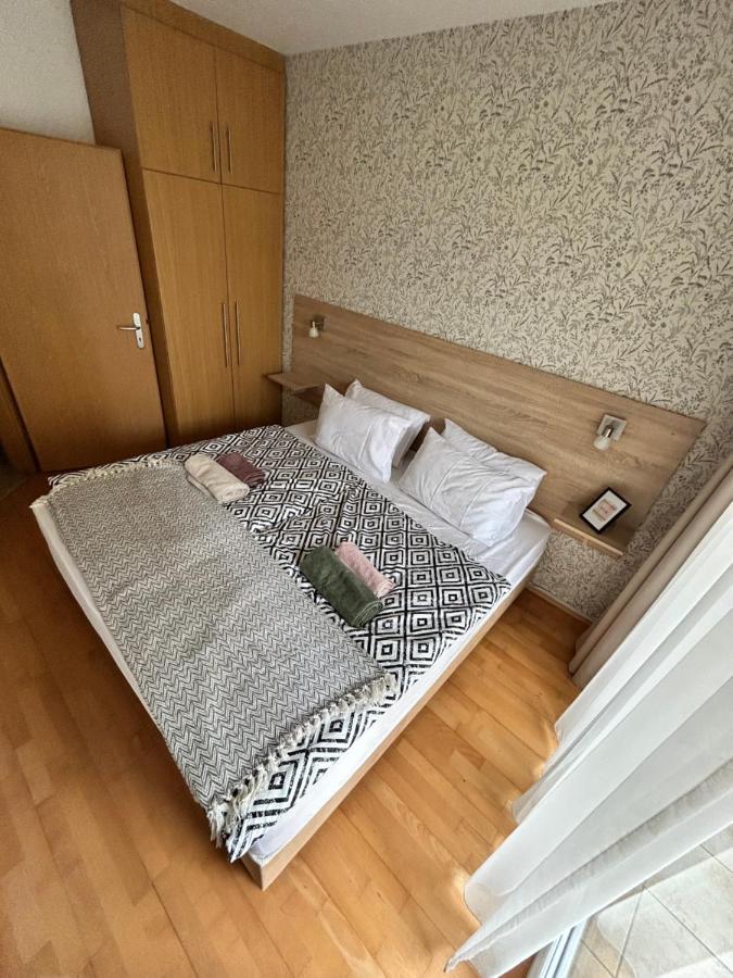 Danube Dwelling Akacfa 26 - Private Indoor Garage Appartement Boedapest Buitenkant foto