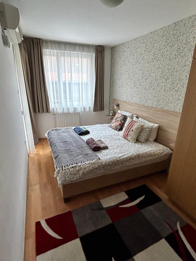 Danube Dwelling Akacfa 26 - Private Indoor Garage Appartement Boedapest Buitenkant foto