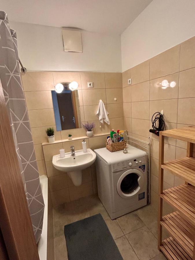 Danube Dwelling Akacfa 26 - Private Indoor Garage Appartement Boedapest Buitenkant foto